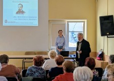 Przejdź do - Ku pokrzepieniu serc — życie i dzieło Henryka Sienkiewicza — spotkanie ze słuchaczami Uniwersytetu Złotego Wieku w Gorlicach — relacja